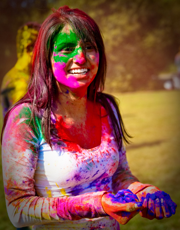 Serunya Festival Lempar Bubuk Warna di India 25